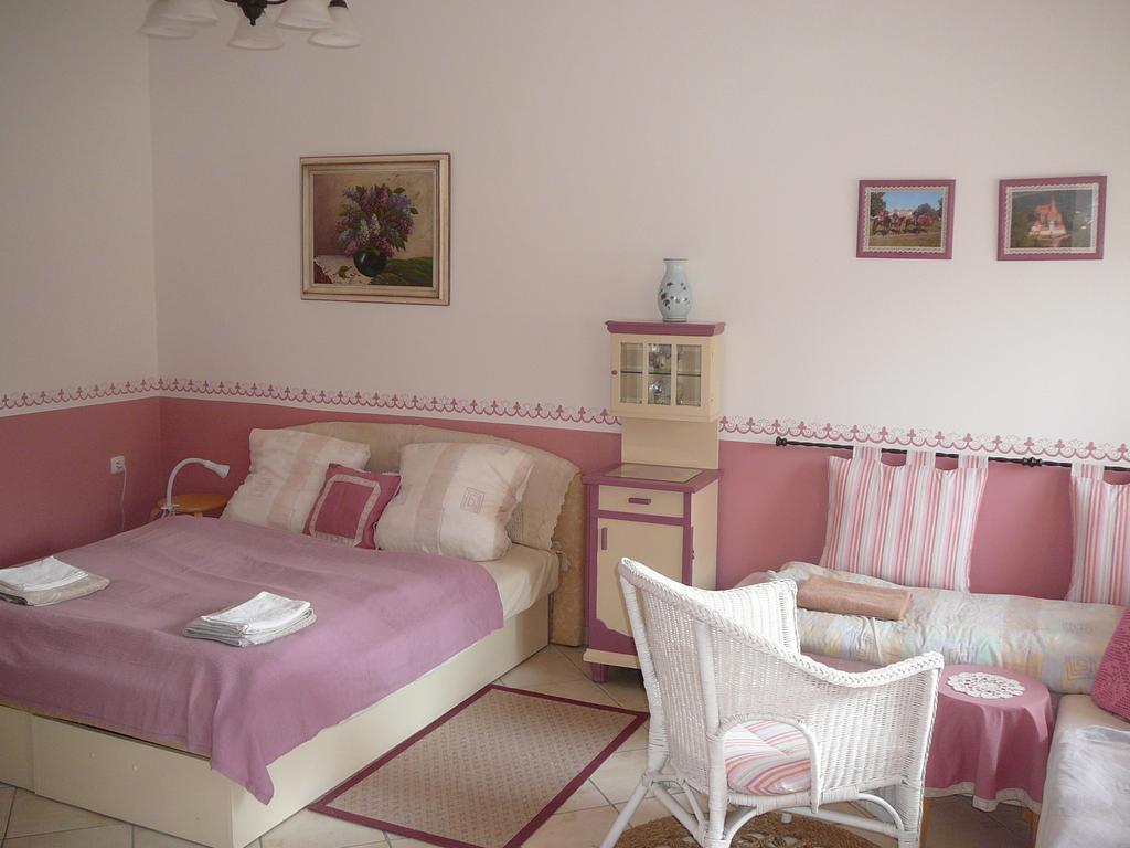 La Ferme De Sissi Smrzice Quarto foto